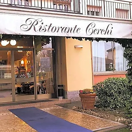 Cerchi Hotel 3*