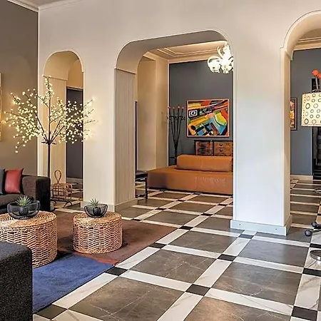 Cerchi Hotel