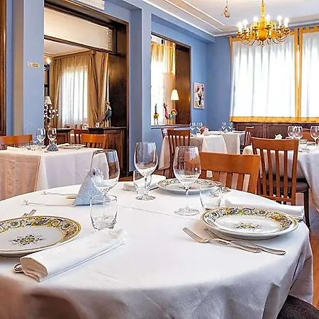 Cerchi Hotel 3*